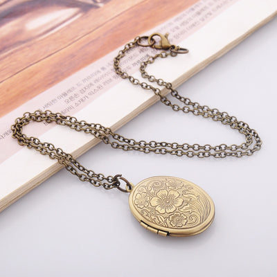 Retro Carved Geometric Necklace