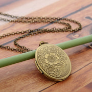 Retro Carved Geometric Necklace