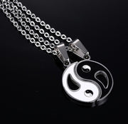Detachable couple necklace
