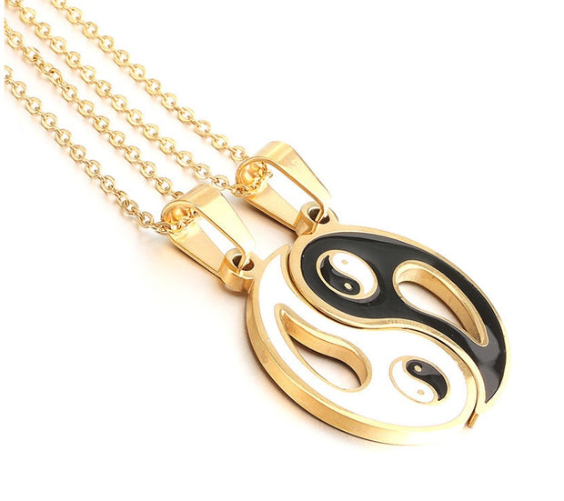 Detachable couple necklace