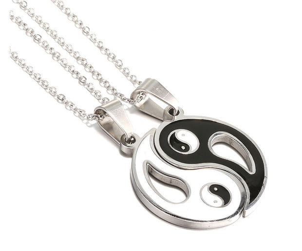 Detachable couple necklace